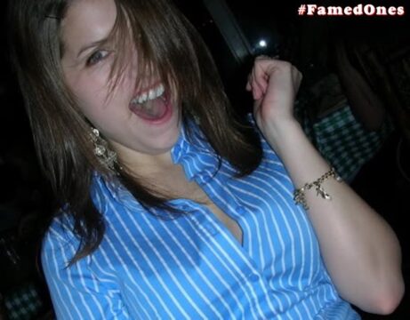Anna Kendrick playful leaked pics FamedOnes.com 008 03